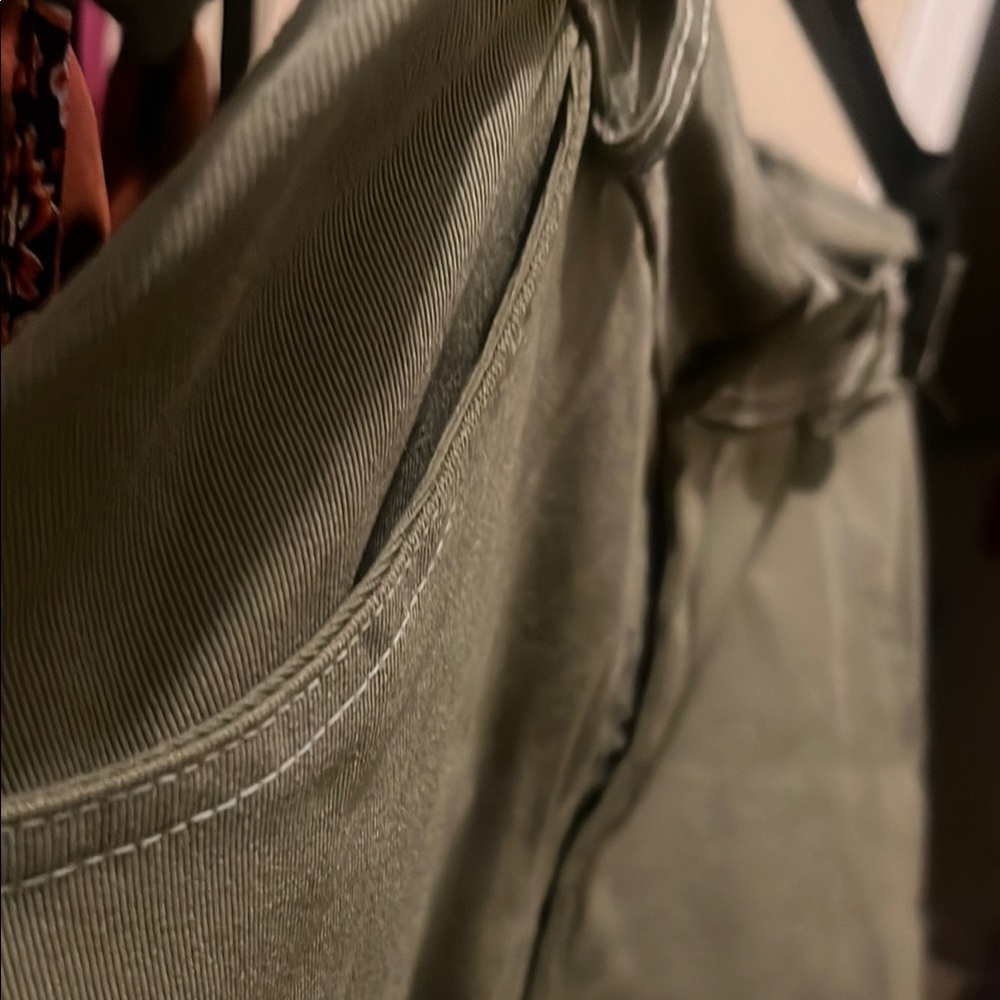 PrettyLittleThing Green Wide Leg Pants - Picture 3 of 5